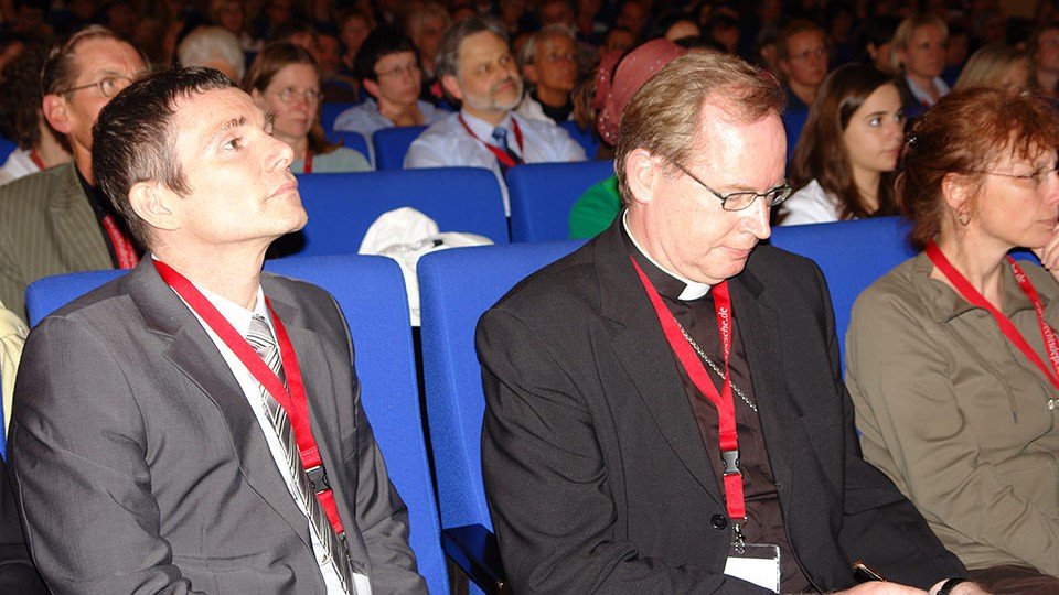 Prof. Dr. Volker Großkopf (l.) und der Erzbischof von Utrecht, Willem Jacobus Eijk (r.).