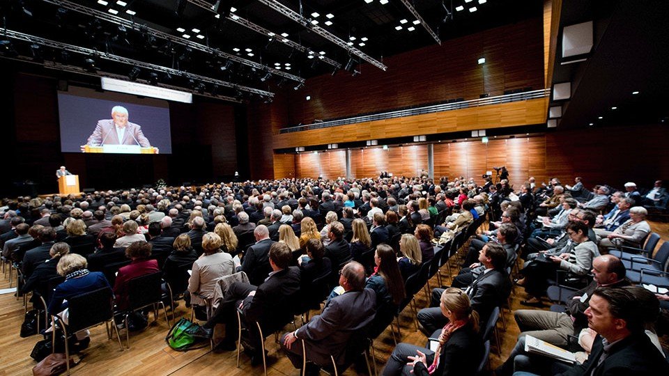 Blick auf das Plenum.