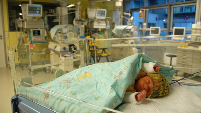 Dresd­ner Unikli­ni­kum refor­miert Vitali­täts­test für Neuge­bo­rene
