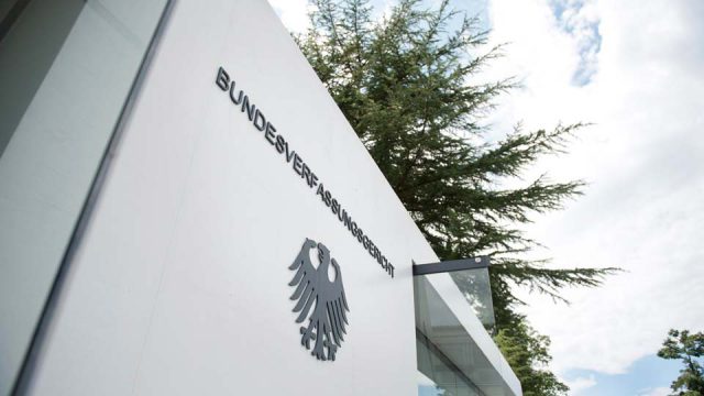 Bundes­ver­fas­sungs­ge­richt lehnt Eilan­trag gegen Pflege-Impfpflicht ab!