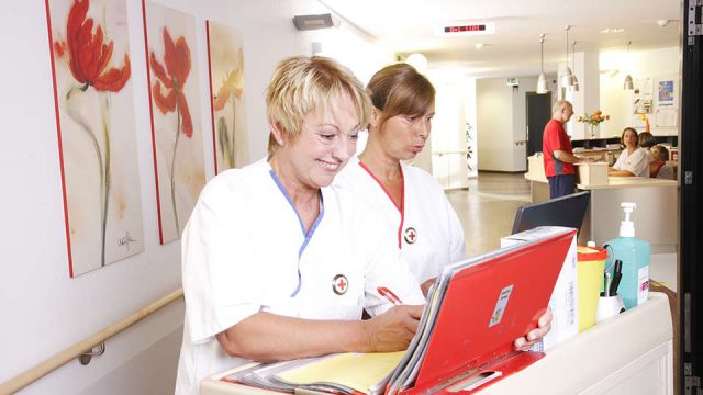 DRK-Schwes­tern genie­ßen volle Arbeit­neh­mer­rechte