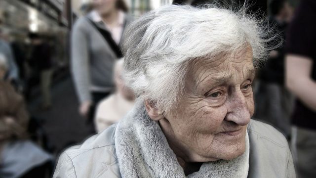 Zwei von drei Senio­ren haben Angst vor Demenz