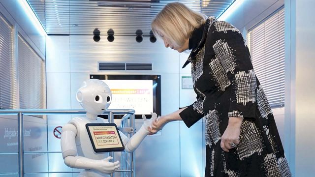 Unter­stüt­zende Robotik für die Pflege