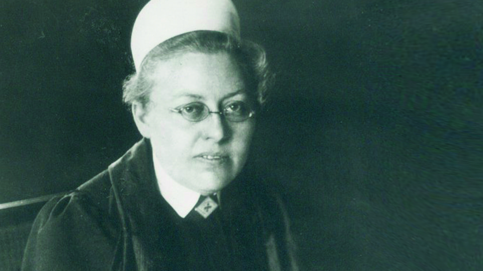 Agnes Karll