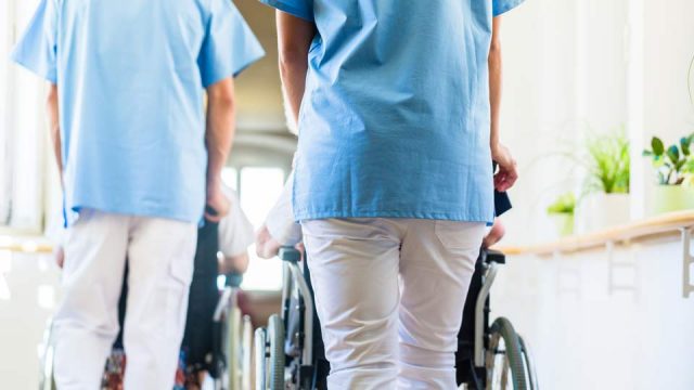 Anerken­nung auslän­di­scher Berufs­ab­schlüsse dauert zu lang