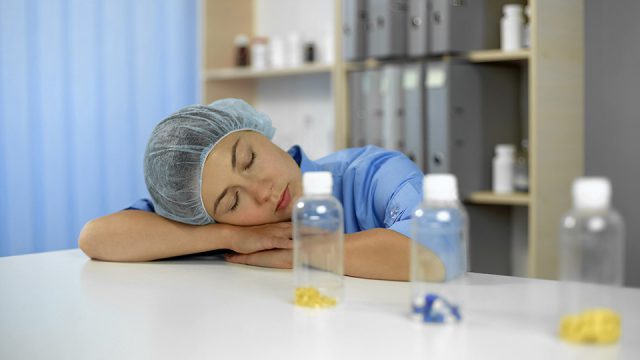 Was steht Pflege­kräf­ten bei Überstun­den zu?