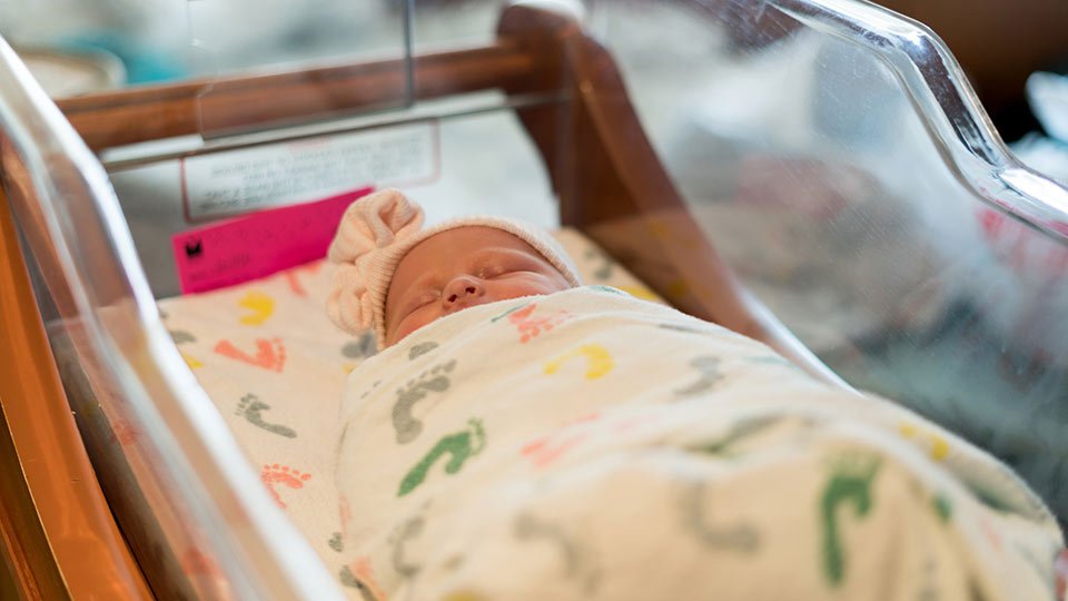Auf der Neugeborenen-Station eines Kinderkrankenhauses in Deutschland wurde bei Routine-Screenings vermehrt das Bakterium Klebsiella oxytoca festgestellt. Hygieniger identifizierten als Quelle eine Haushaltswaschmaschine.