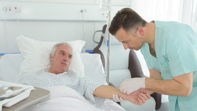 Kann ein Patient eine Behand­lung nach Exper­ten­stan­dard ableh­nen?