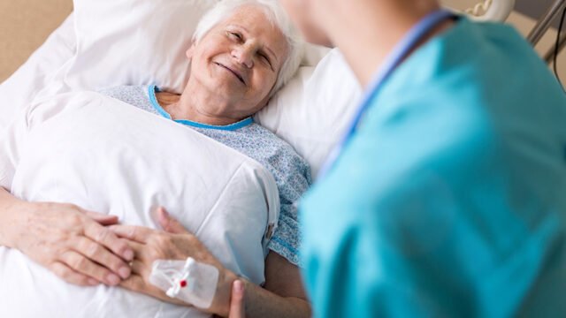 Demenz und Recht: Was Pflege­per­so­nal wissen sollte