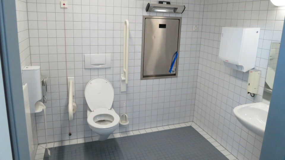 Verlust der Berufsbezeichnung nach Eskalation währen des Toilettengangs