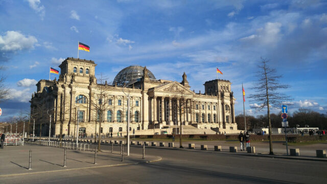 Bundes­tag: Impfpflicht in Pflege­ein­rich­tun­gen unabding­bar!
