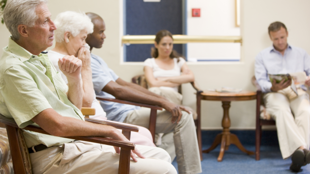 Deutsche sind immer unzufrie­de­ner mit dem Gesund­heits­sys­tem