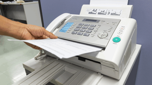 Fehlver­sand von ärztli­chen Rezep­ten: Suchma­schine spuckt mehrfach falsche Fax-Adresse aus